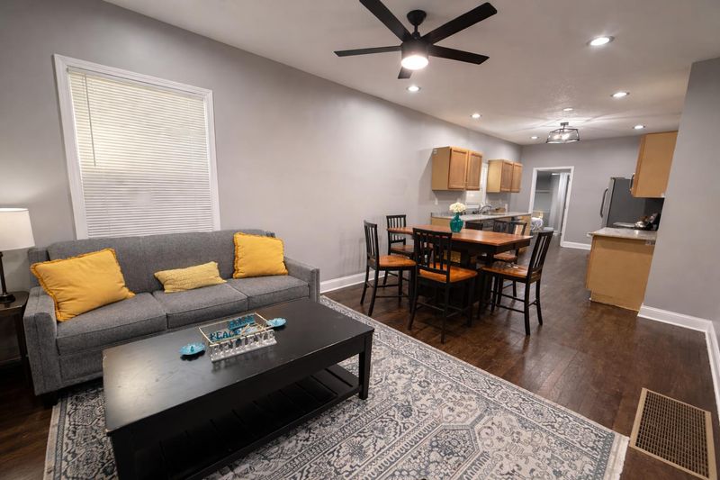 roommates in Undisclosed, Kansas City, MO 64109 Elevated Co-Living | Private bathrooms + Comfortable Spaces (id. 32107) - cirtru.com