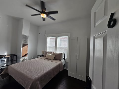 roommates in Undisclosed, Orlando, FL 32811 Orlando House with Dining area. Cozy & comfortable, Closed to public transportation (id. 10171) - cirtru.com