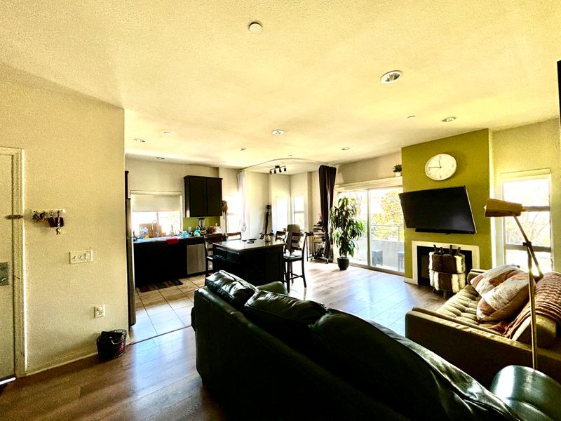 roommates in Los Angeles Room2Bed.2Bath - cirtru.com