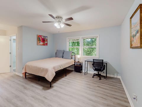 Stylish Home in East Point | Great Location & Amenities (id. 17210)