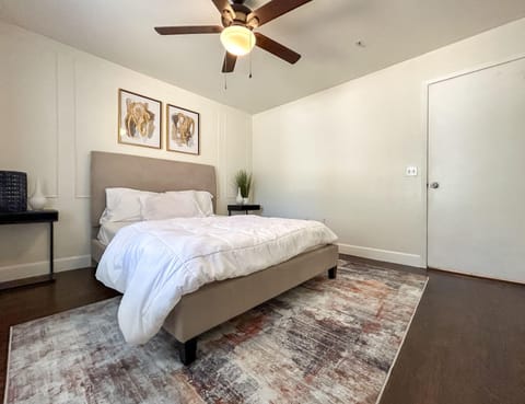 Gainesville Condo, a 3-minute walk to the transit stop at University Terrace West Condominiums (id. 36162)