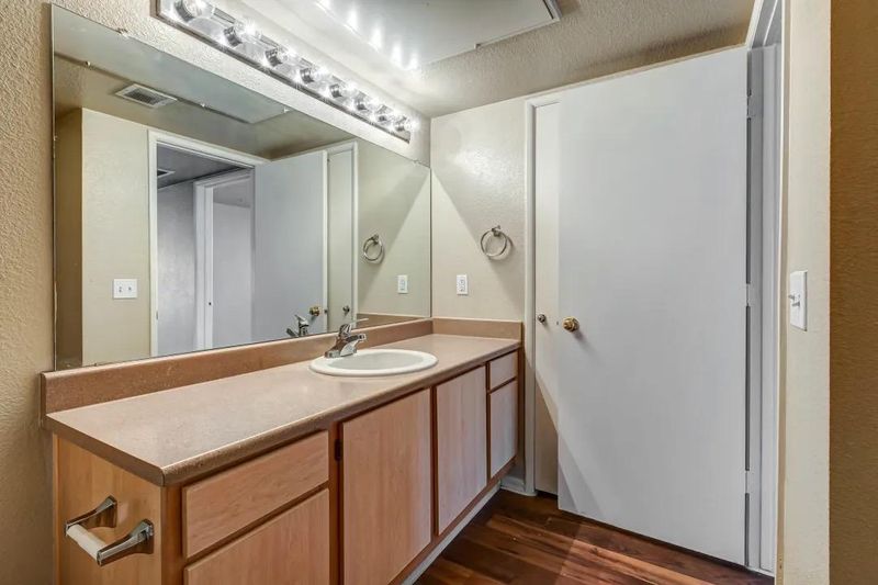 roommates in Avondale Private Room in 2Bed.1Bath - cirtru.com