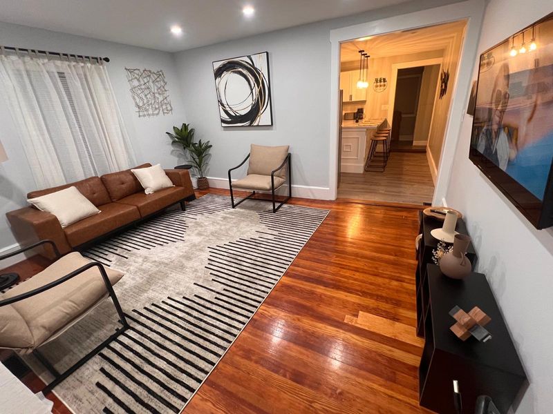roommates in Sharon Entire Place 2Bed.1Bath - cirtru.com