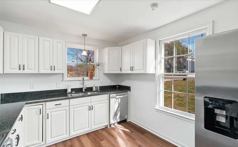 roommates in Undisclosed, Old Hickory, TN 37138 High-quality & cozy Green Hill House with Workspace (id. 11891) - cirtru.com