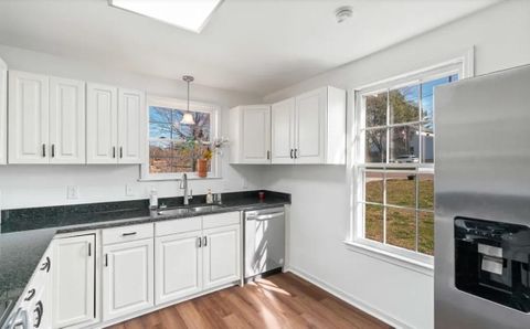 High-quality & cozy Green Hill House with Workspace (id. 11891)