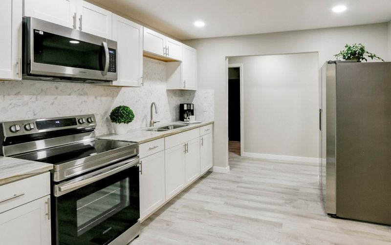 Amazing, Wonderful, Completely Renovated House and High Quality Mattresses!! (id. 6558)