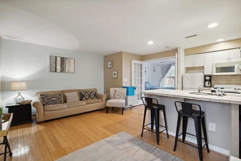 Private Room in 2Bed.2Bath