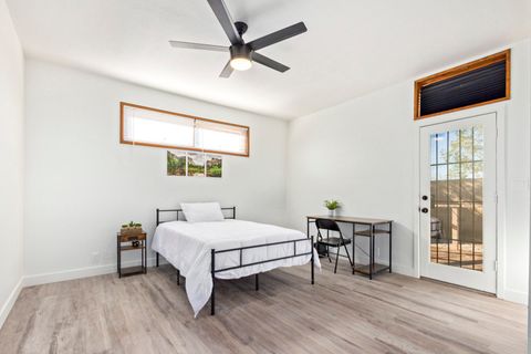 **SUPERHOST** BEAUTIFUL HOME! Completely Renovated, Very Clean and Safe home! FREE LAUNDRY, Plenty of Parking AND GREAT LOCATION! (id. 4368)