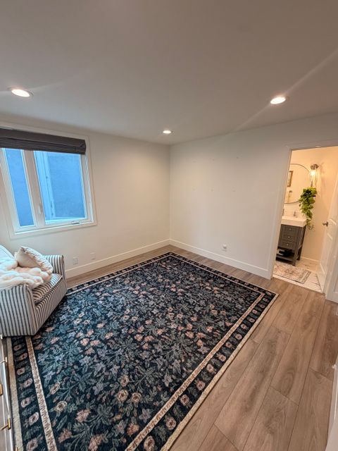 Private Room in 3Bed.1Bath