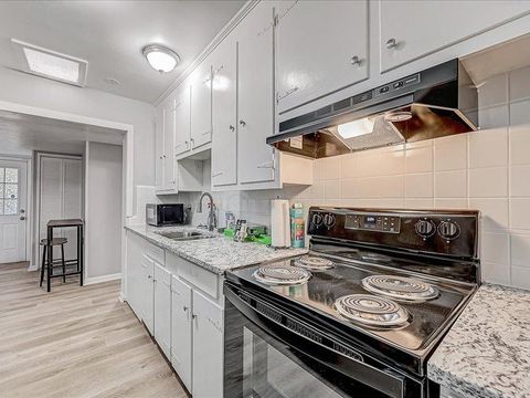 roommates in Undisclosed, Jacksonville, FL 32210 Top Host Updated Jacksonville Home Near River, Parks, and More! (id. 1695) - cirtru.com