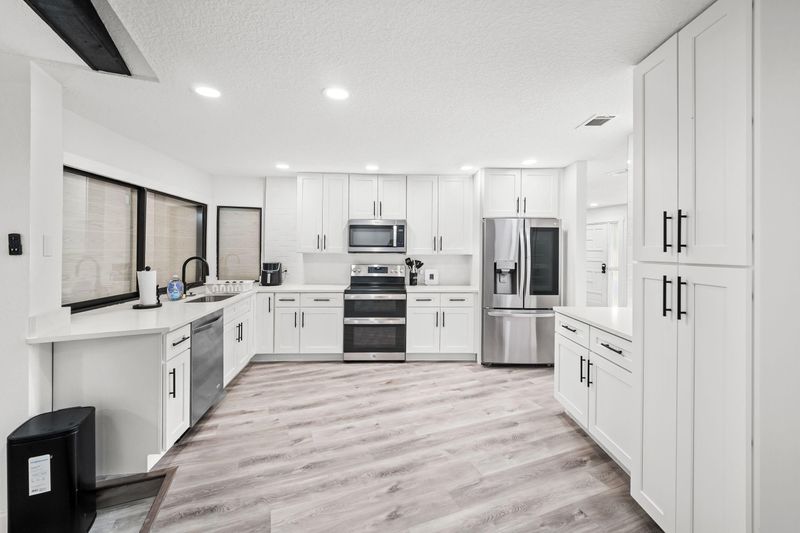 roommates in Undisclosed, Palm Coast, FL 32137 Fully Renovated Sept 2025   LOCATION & LUXURY  Large, Spacious Rooms (id. 18009) - cirtru.com