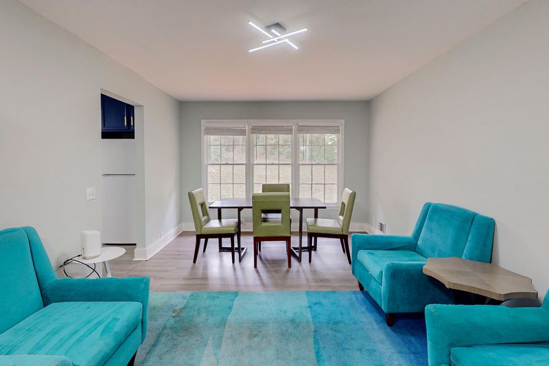 roommates in Undisclosed, Douglasville, GA 30135 Rent Fast!  Right off Chapel Hill Rd - Walk to Target, McDonalds, Panda Express, Dollar Store  | No Move-In Fee  , Free Fast Wi-Fi $ , Monthly Cleaning ,  Quiet Neighborhood, + Friendly Padmates (id. 9922) - cirtru.com
