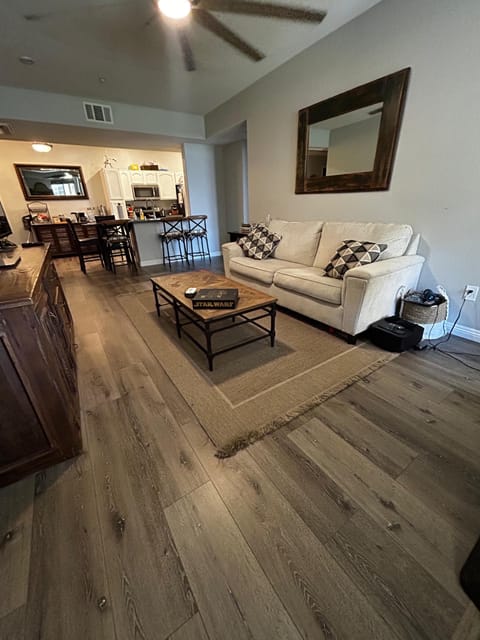 Murrieta Home, a 2 minute walk to transit stop Juniper + Madison (id. 35814)