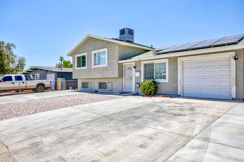 roommates in Undisclosed, North Las Vegas, NV 89030 Newly Renovated Las Vegas House Quite Neighborhood Free WIFI with Smart TVS 10 mins from Downtown! (id. 8283) - cirtru.com