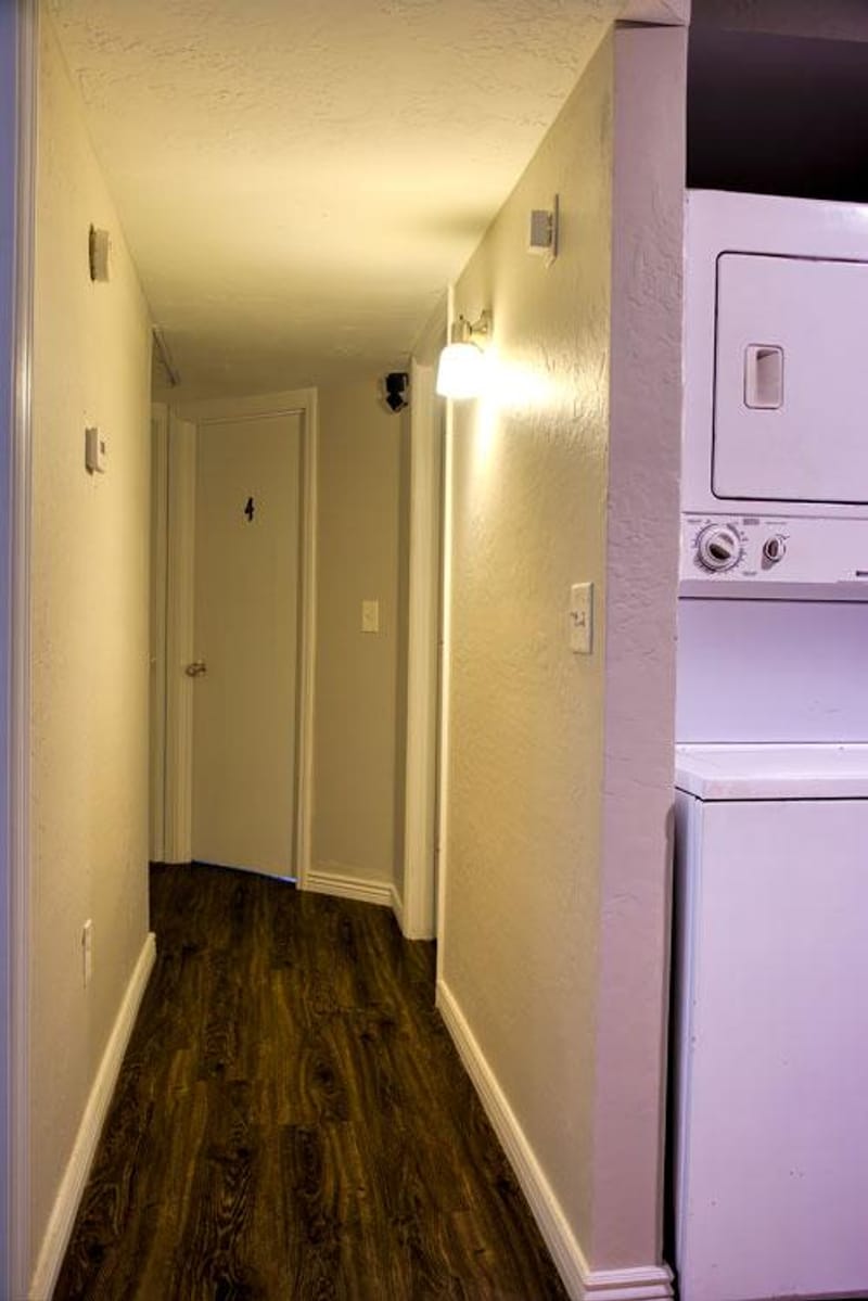roommates in Undisclosed, Phoenix, AZ 85040 Live in South Mountain Village (id. 16138) - cirtru.com