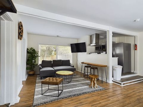 Entire Place 2Bed.1Bath