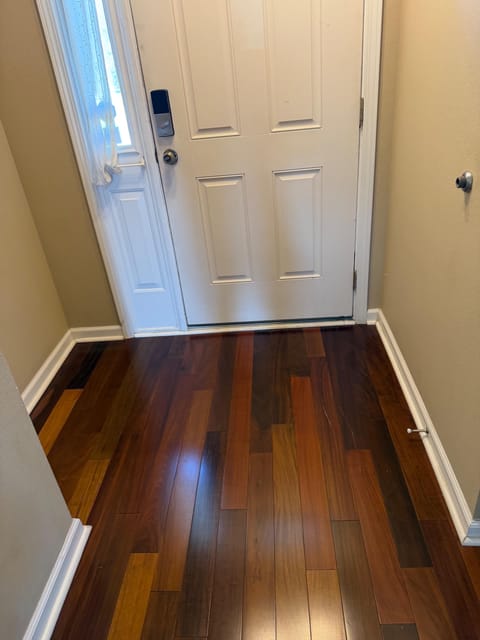 Beautiful & cozy Charlotte House with Living room (id. 35792)