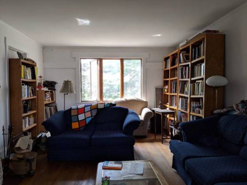 roommates in Belmont House share, utilities included. - cirtru.com