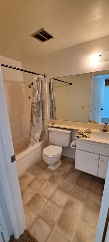 Private Room in 2Bed.3Bath