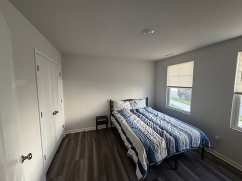 Private Room in 3Bed.3.5Bath