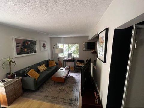 Private Room in 2Bed.1Bath