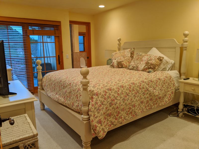 roommates in Carmel Room3Bed.2Bath - cirtru.com