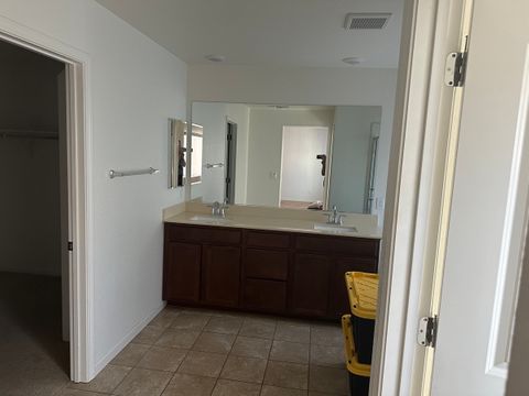 Private Room in 1Bed.1Bath