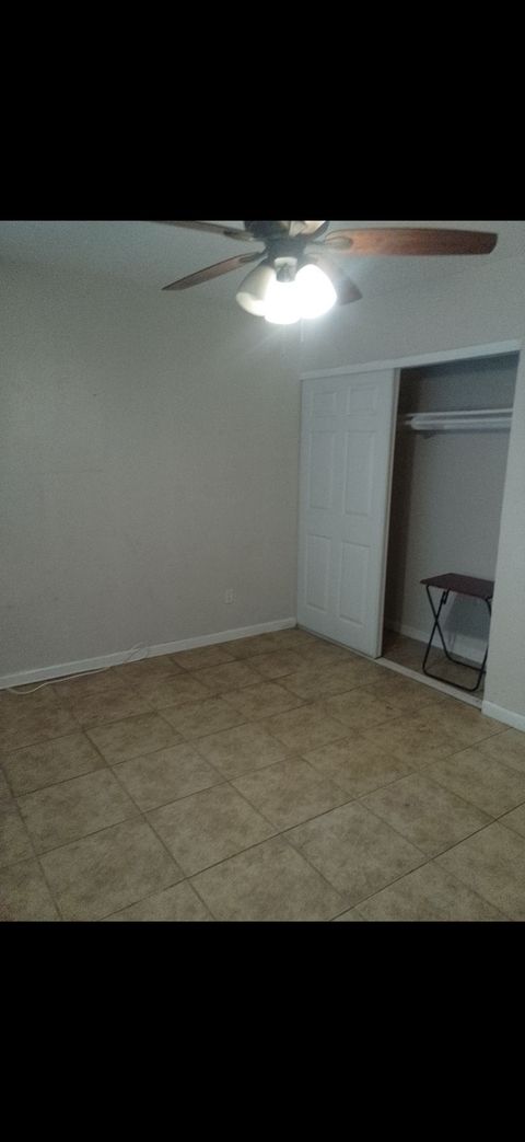 Private Room in 3Bed.1.5Bath