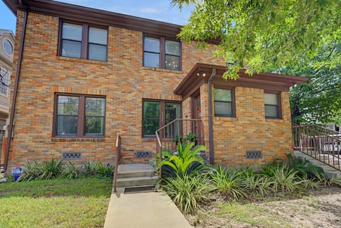 Entire Place 2Bed.1Bath