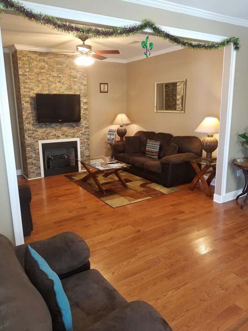 roommates in Undisclosed, New Orleans, LA 70119 Mid City Charm  Furnished Rooms with 4 Bathrooms  Near Canal St & Carrolton Ave  Utilities, WiFi, and Laundry Included (id. 13760) - cirtru.com