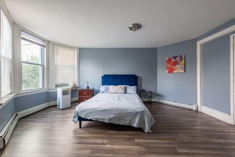 roommates in Undisclosed, Newark, NJ 07104 Live in Forest Hill, a 4 minute walk to transit stop BranchBrook Park Light rail (id. 33626) - cirtru.com