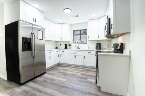 roommates in Undisclosed, Atlanta, GA 30314 Newly-renovated & high-quality Atlanta Duplex / Multiplex with Patio or porch (id. 8412) - cirtru.com