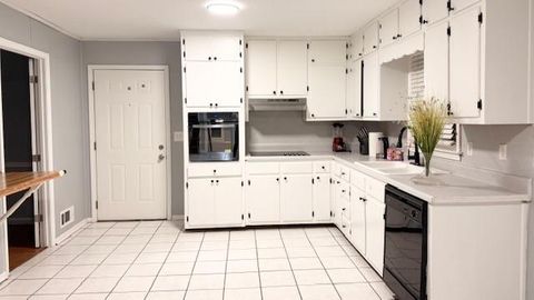 Rooms in Prime Lawrenceville for Students and Professionals! (id. 28213)