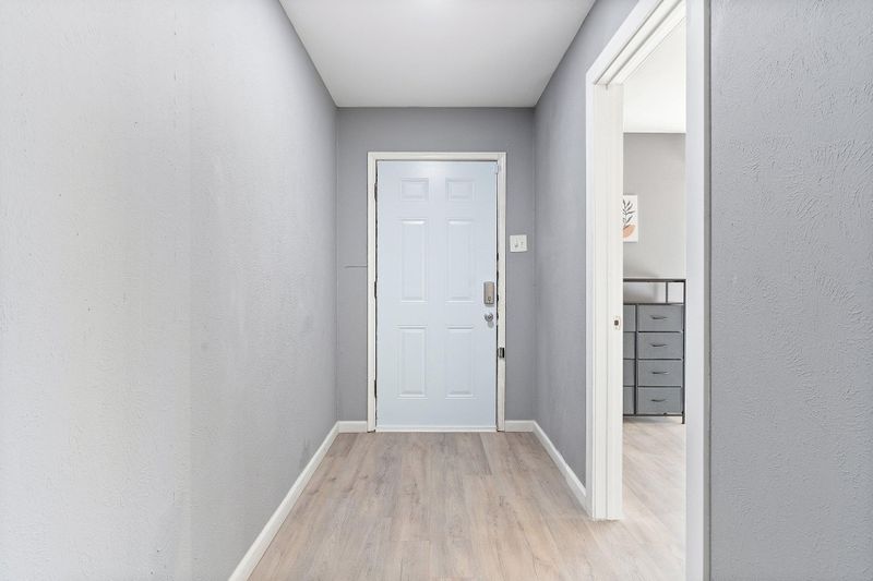 roommates in Undisclosed, Dallas, TX 75228 Comfortable East Dallas Property In a quiet neighborhood, close to White Rock Lake, 2 block from public transportation and retail locations. Home offers a large backyard, private parking in the back, fully stocked kitchen and  high speed Wifi! (id. 6308) - cirtru.com