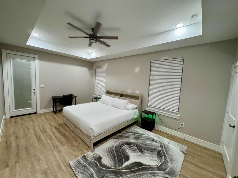 roommates in Undisclosed, Houston, TX 77033 Floor Unit 3Bedroom Backyard Access w/ Modern Bathrooms Brand New Construction (id. 25436) - cirtru.com