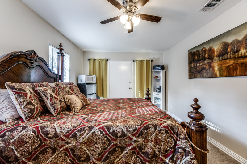 Private Room in 1Bed.1Bath