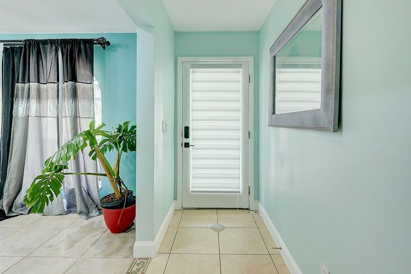 roommates in Port St. Lucie Room3Bed.2Bath - cirtru.com