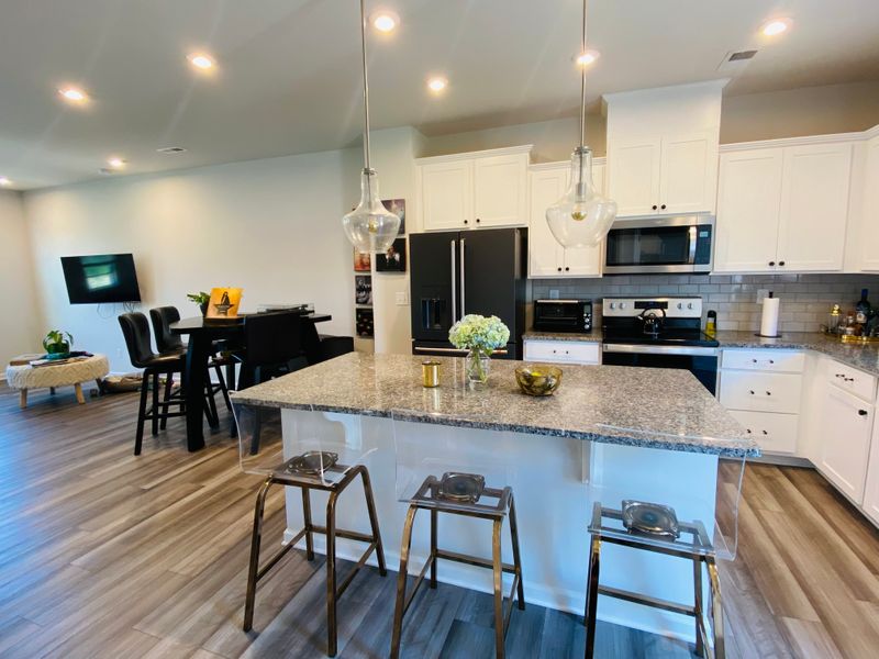 roommates in Charlotte Private Room in 3Bed.3Bath - cirtru.com