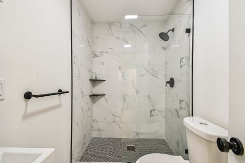 roommates in Undisclosed, St. Petersburg, FL 33714 Updated  Smart Tv in Room less than 0.5mi to public transport Free In-unit Laundry & Comfy Home! (id. 6568) - cirtru.com