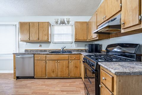 Fairburn House. Beautiful & homey (id. 6543)