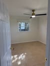 Private Room in 3Bed.1Bath