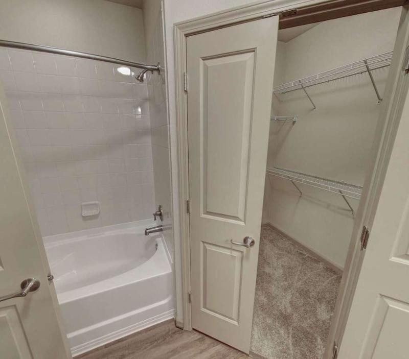 Private Room in 2Bed.2Bath