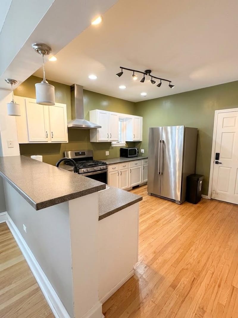 Portage Park: 2-Person Home, In-Unit Laundry (id. 45832)