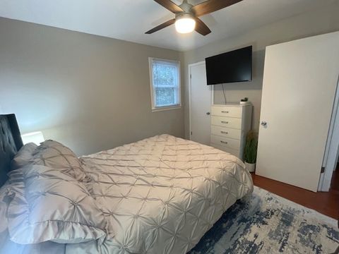 Entire Place 3Bed.1Bath