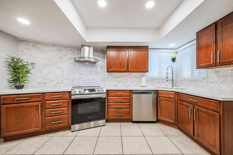 roommates in Undisclosed, Glendale, AZ 85301 Exceptional PadSplit Host!  Private AC  Fully Renovated • Safe & Clean • Near Work Centers, Shopping & Transit  2 Fridges, 2 Stoves & More! (id. 6735) - cirtru.com