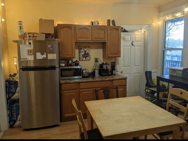 roommates in San Mateo Private Room in 4Bed.1Bath - cirtru.com