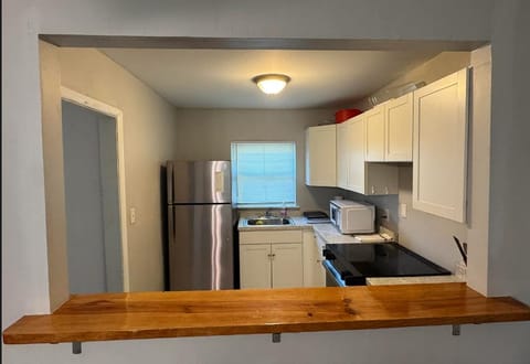 roommates in Undisclosed, Tallahassee, FL 32304 Tallahassee Quiet Street Home (id. 47106) - cirtru.com