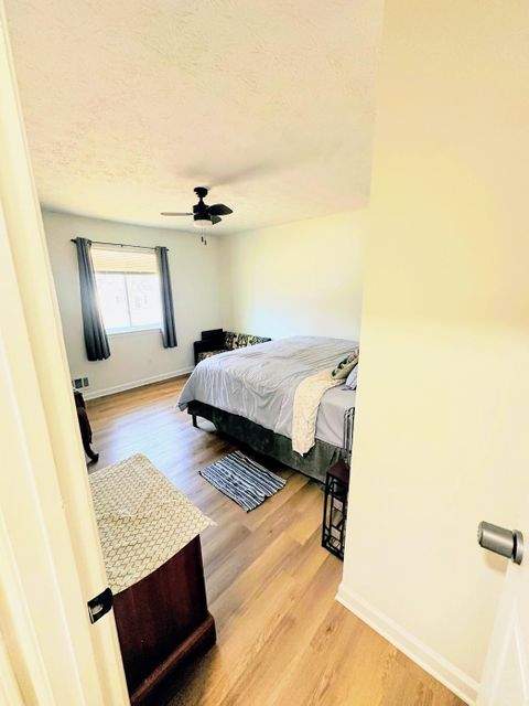 Spacious Rooms | Clean Quiet Home | Utilities Included (id. 33857)