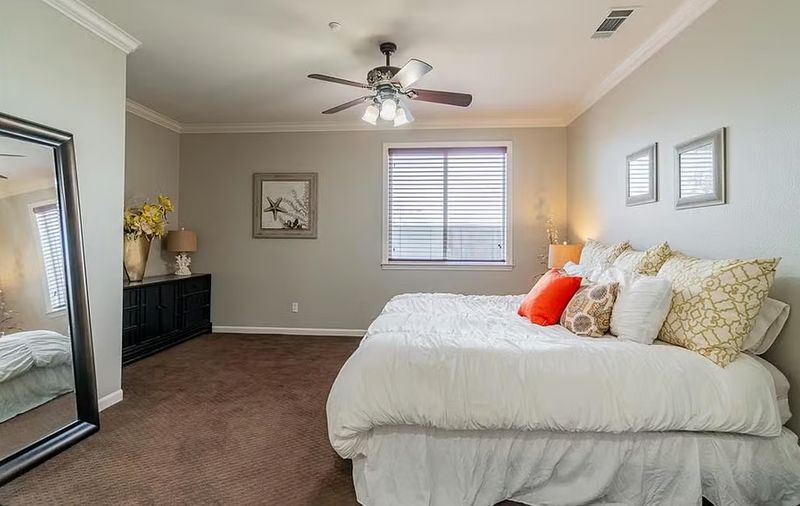 roommates in Brentwood Shared Room in 2Bed.2Bath - cirtru.com