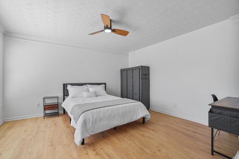 ** Private Bathroom Available** SUPER HOST ** Ellenwood ** (id. 18708)